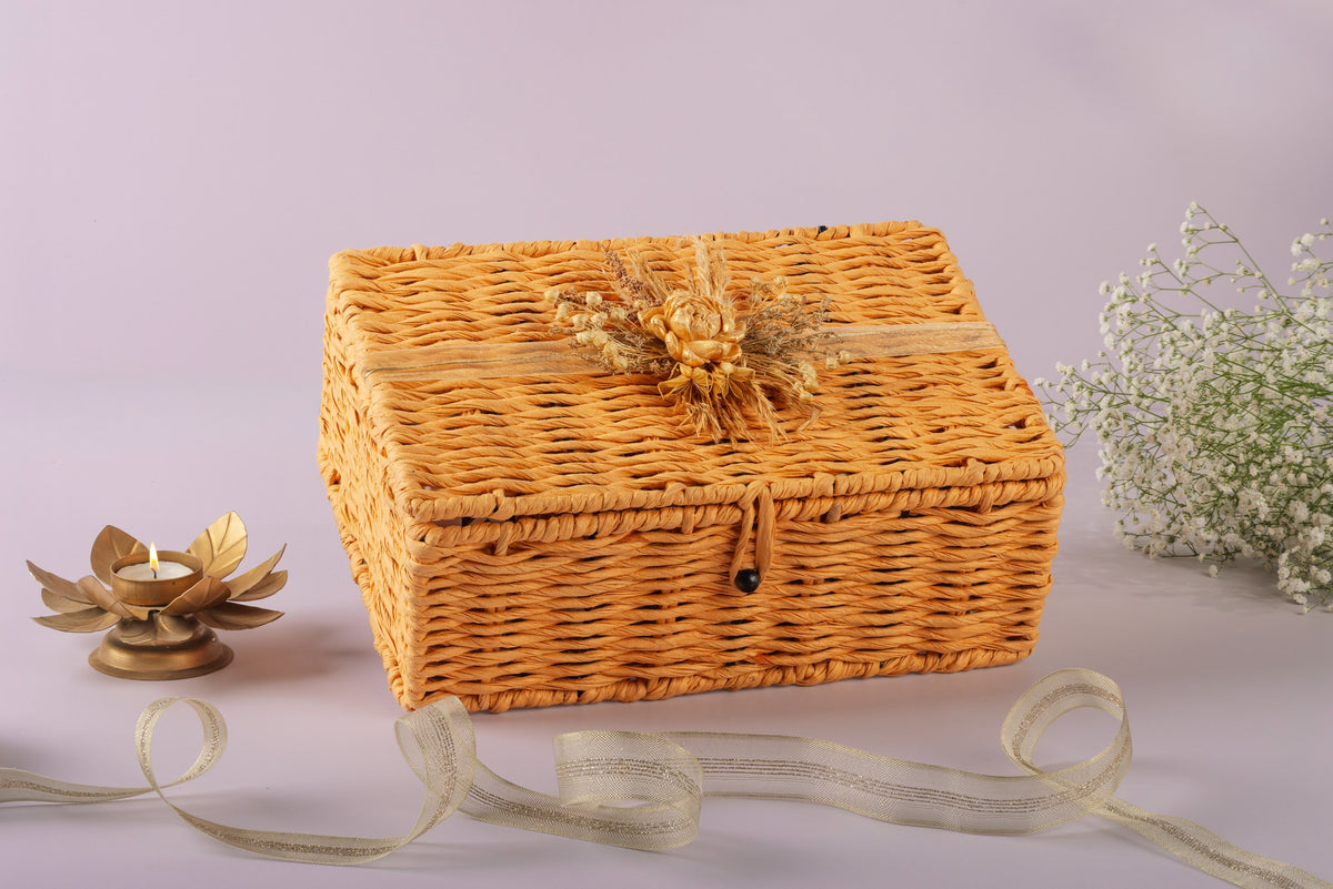 Orange box + golden broch 12*8*5 (AKUD2026012-Combo : 01)